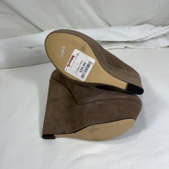 Steve Madden Beige High Heel Wedges - Size 7.5 - Picture 7 of 7